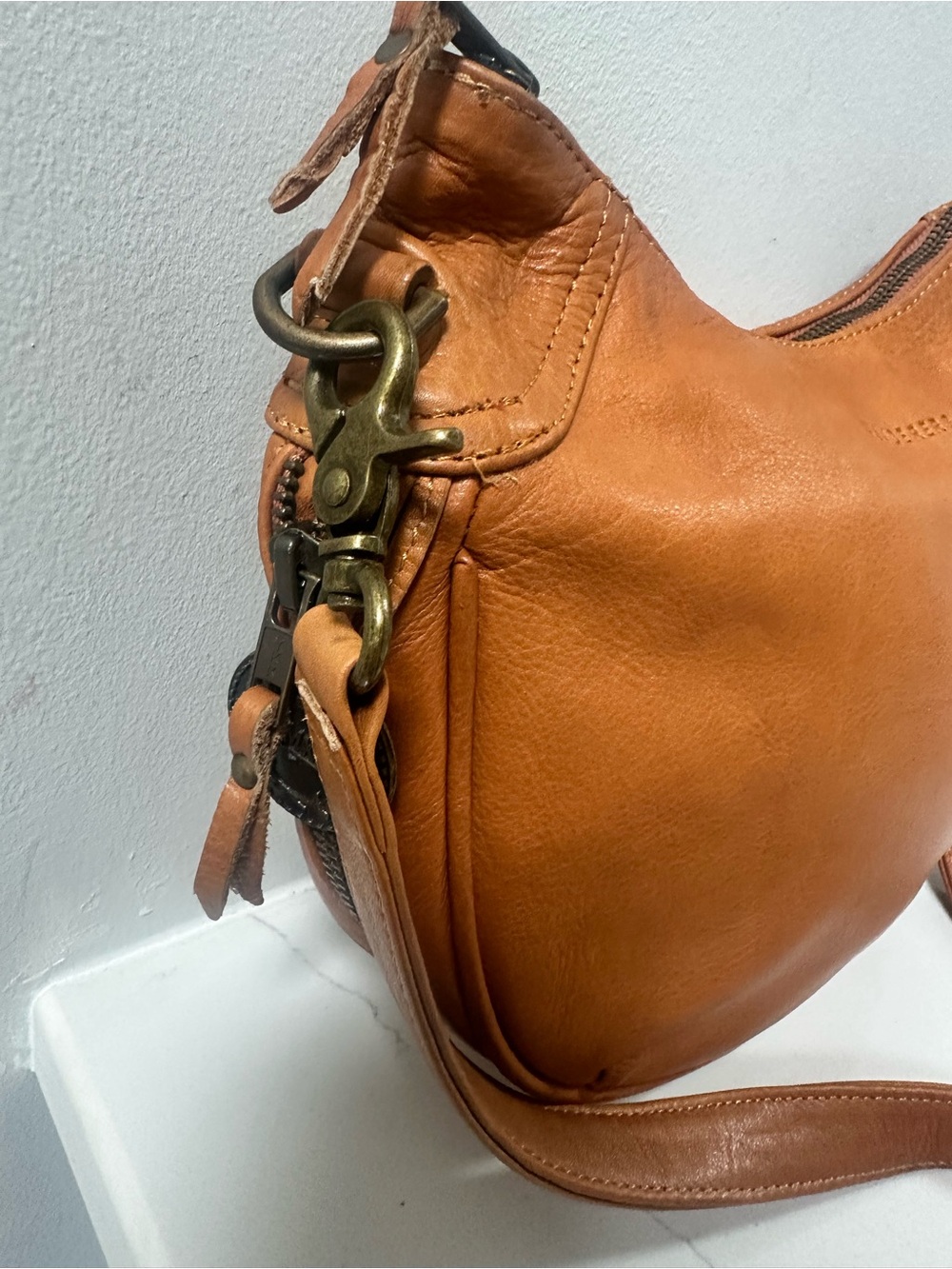 Wander Travel Co Santorini Saddle Crossbody Bag in Tan - soft cowhide leather - Picture 3 of 10